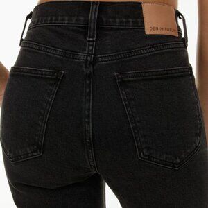 *New* with tags! Aritzia Arlo high rise straight jeans W26